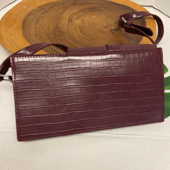 Urban Outfitters Cranberry Flat shoulder bag Crossbody - Picture 4 of 9